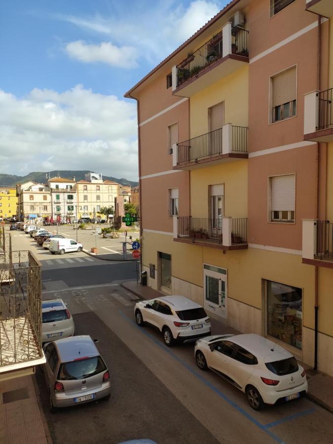 La Casa Sulla Piazza Lejlighed Bosa Eksteriør billede